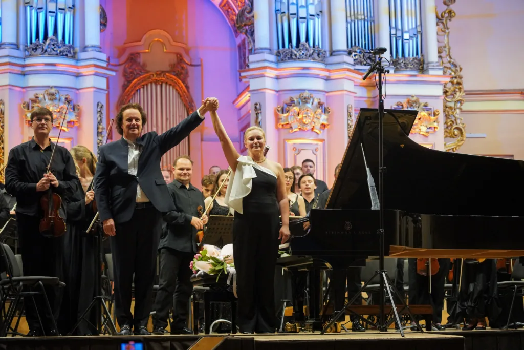 Львівська національна філармонія - Закриття сезону Львівської філармонії: солдаут на музикотерапії із симфонічним оркестром