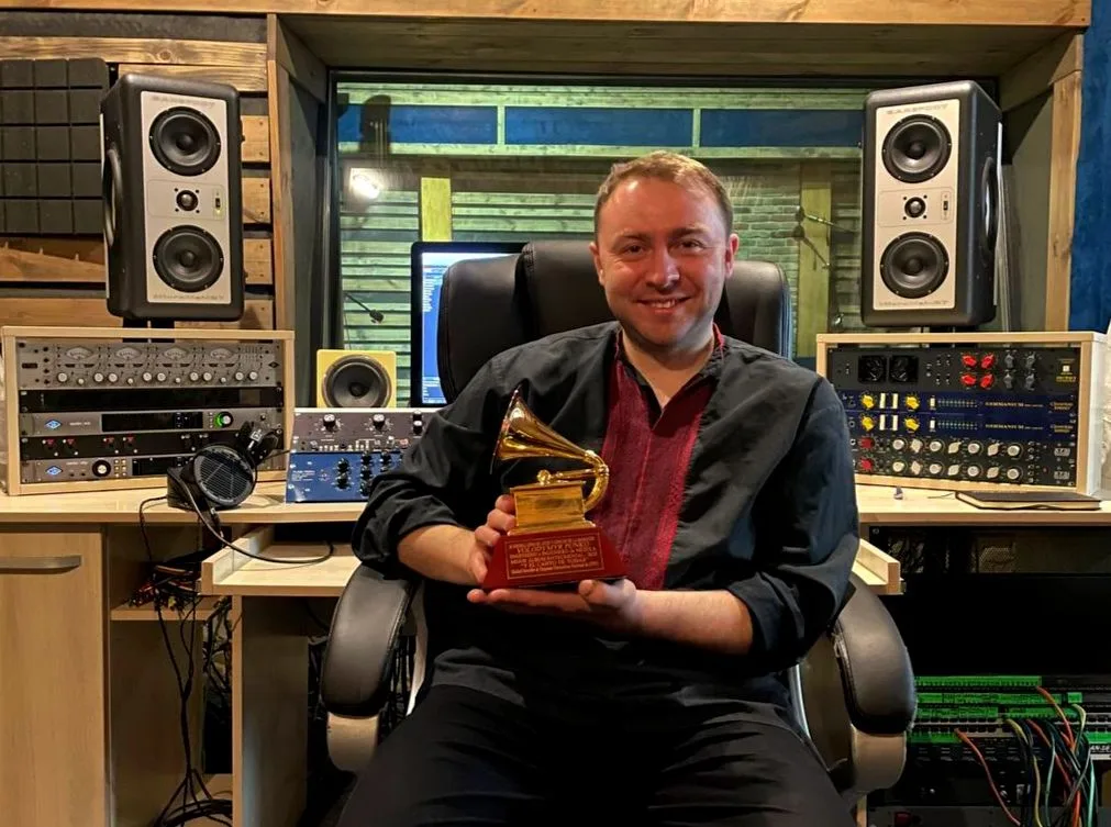 Перша в історії України статуетка Latin Grammy - Львівська національна філармонія Львівська національна філармонія - Перша в історії України статуетка Latin Grammy